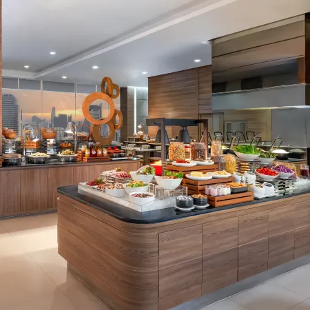 Ibis Bangkok Siam Отели рядом с достопримечательностью «Ват Джао Ам»