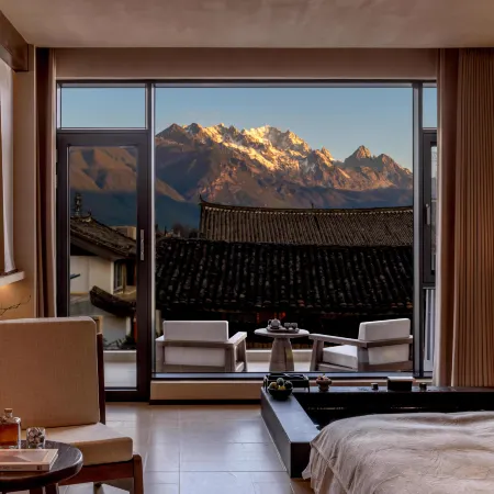Lingbai · Lanyinshe | Snow Mountain Private Hot Spring Boutique Stay (Baisha Old Town)