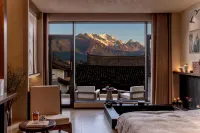 Lingbai · Lanyinshe | Snow Mountain Private Hot Spring Boutique Stay (Baisha Old Town)