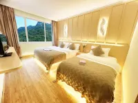 Siji Shangpin Hotel (Yangshuo West Street Lijiang)