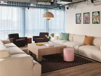 Numa Rotterdam Coolsingel Отели рядом с достопримечательностью «Фуд-корт Market Hall»