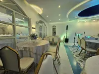 D'KRONOS HOTEL & RESORT