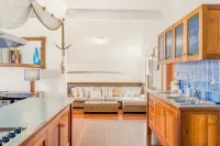 Lennox Beach Shack – Classic Coastal Stay Near the Beach