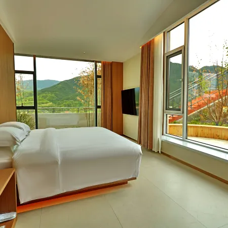 Kongtong Mountain Retreat · Luxury Hideaway