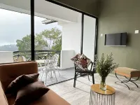 The Hill at Fraser Hill (Suite 35)