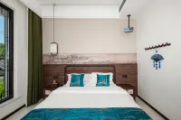 Bamboo Veranda · Hedge Bamboo Lodge