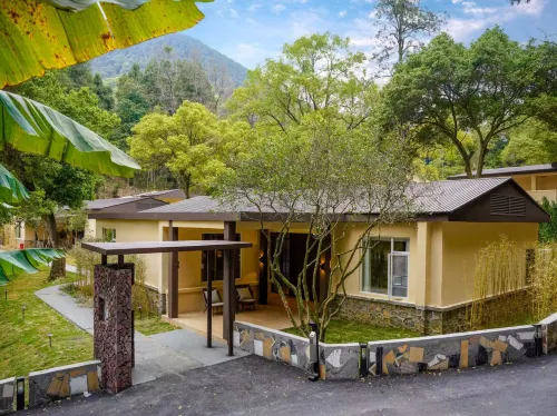 Longshan Forest Hot Spring Resort - 2-Star