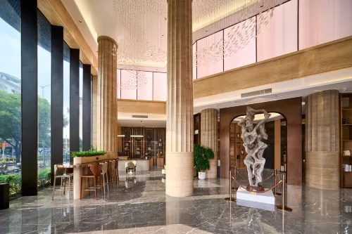 Shenzhen Liquean International Hotel (Longhua Qiankeng Metro Station Guanlan Tianhong Plaza Branch) - parking