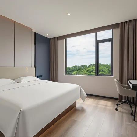 Qinzhou Seaview Bay Hotel (Qinzhou Port Plaza)
