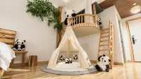 Panda · Cloud Retreat Designer Vacation Guesthouse - balcony