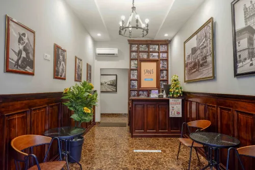 Sans Hotel Empress Simpang Lima - parkir