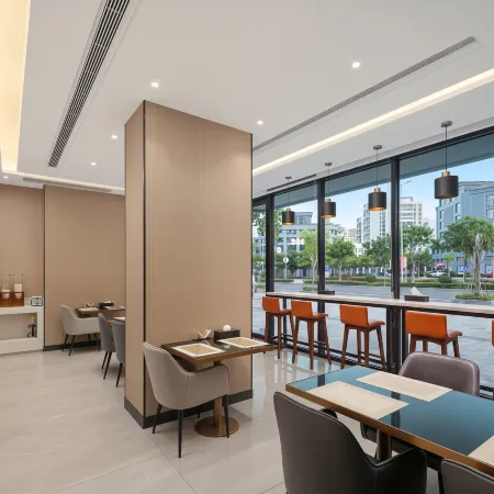 Borrman Hotel (Dongfang High-speed Railway Station Wanda Plaza)
