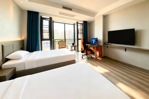 Bense E-Sports Hotel (Qianjiang Bus Passenger Station) - 2-Star