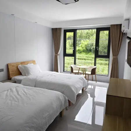 Qingye Mountain House