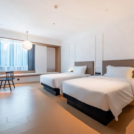 SFEEL Designer Hotel (Huizhou West Lake Shuidong Street Branch)