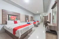 RedDoorz Resort Premium @ Sangkan Hurip Kuningan - parking