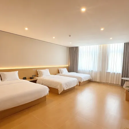 Riyue Bay Light Luxury Hotel