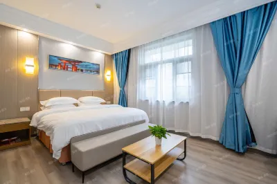 Wufangchu Art Hotel (Zhongnan Hospital Subway Station Branch of Hubei Provincial Museum) Отели рядом с достопримечательностью «Музей провинции Хубэй»