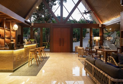 1. 플라타란 코모도..