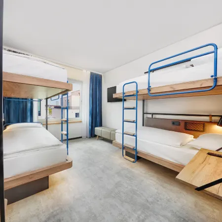 H2 Hotel Duesseldorf City Отели рядом с достопримечательностью «Музей Кунст Паласт»