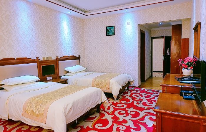 Tingri Baiba Hotel (Everest Avenue)