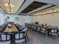 Qiaotou Lakeside Camping Base Hotels in Shizhu County