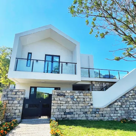 Shanye Shanye Homestay (Lishui Tianshang Wangcheng Scenic Area)