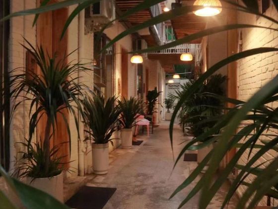 Luoyang Yixiaoyuan Boutique Homestay (Lijingmen Cross Street Branch)