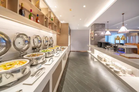 CHAMJOY HOTEL(Jiangshan Hushan Park) Отели рядом с достопримечательностью «Jiangshan Indoor Stadium»