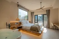 Yinyu Mountain View Holiday Beauty