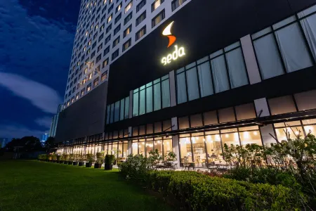 Seda Vertis North Отели рядом с достопримечательностью «AUG Student Services Manila»