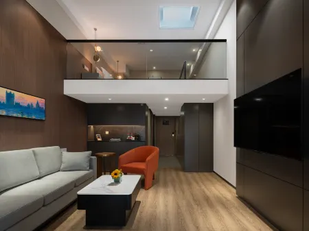 Poltton International  Serviced Apartment (Wuhan High-Speed Railway Station West Square) Отели рядом с достопримечательностью «Wuhan Keji Daxue Chengshi College»