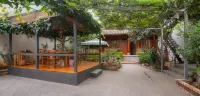 Xiangmo Youth Hostel