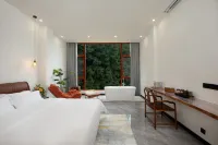 Flower Valley·Jianzhu Homestay (Zhangjiajie National Forest Park Branch)