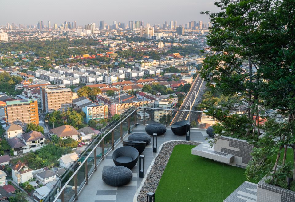 1. 오크우드 스위트..