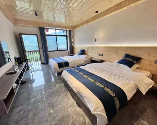 Hongguoguo Farm Stay โรงแรมในชิงฉวน