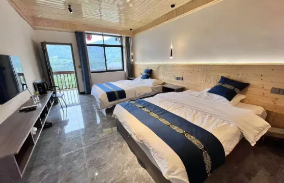 青川紅果果農家樂