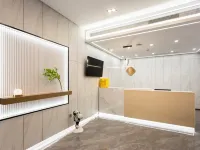 โรงแรมซุยซิง · ฮุ่ยปิน (หอคอยนกกระเรียนเหลือง อู่ฮั่น สะพานแม่น้ำแยงซี) โรงแรมใกล้หอกระเรียนเหลือง