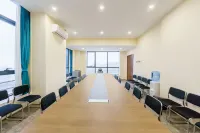 Yunxi Hotel (Dalian Xinghai Square Convention and Exhibition Center Subway Station Branch) - 2-Star