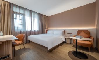 HanTing Hotel (Foshan Qinghuiyuan Huagai Road Pedestrian Street)