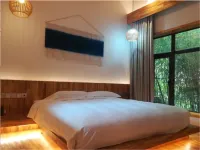 Luhe. Luoxi Valley Homestay; Hotels in Luhe