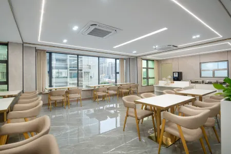 Jinfengyuan Hotel (Longgang Ailian Subway Station) Отели рядом с достопримечательностью «Shenzhen World University Games Sports Center»