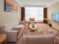 Vienna International Hotel (Hezhou Wanda Plaza） - غرفة مطلة على الجبل