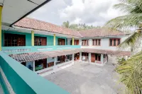 Losmen Parikesit Hotels near Cemara Sewu Beach
