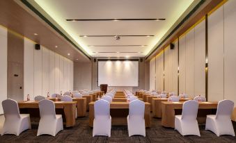 Echarm Plus Hotel (Wuxi Changjiang North Road Taihu Garden Metro Station)