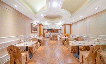 Vienna International Hotel Dongguan Liaobu Tooth Sweet Street Tourist Attraction Branch - Housity