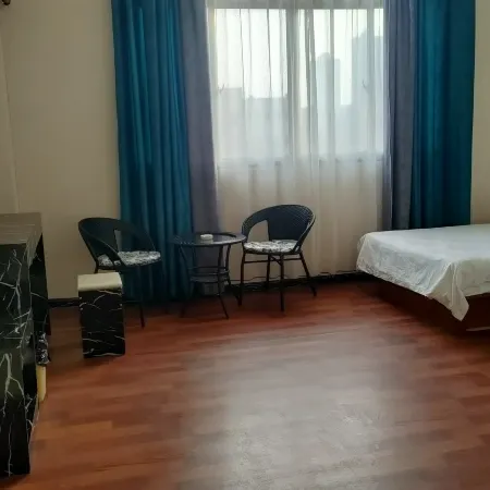 Longzhou Jinmingzhu Business Hotel