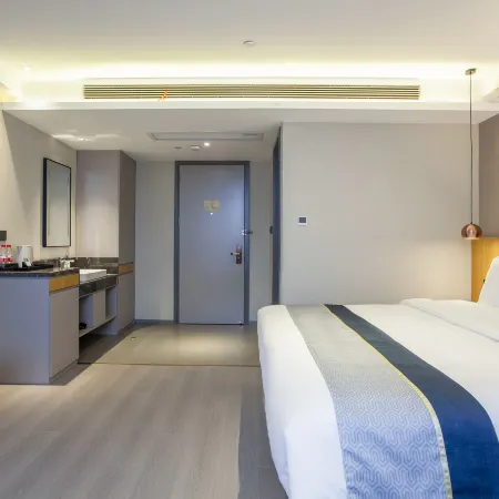 Homeinn Selected Hotel (Anqing Jixian North Road Railway Station)