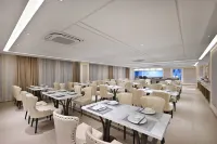 Vienna Hotel (Qianbaliqian Jiande Commercial Pedestrian Street) Hotels in Taiqian