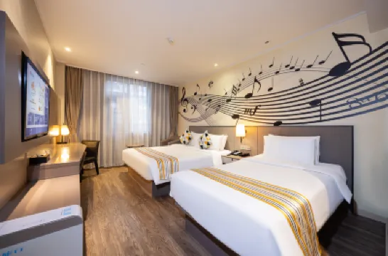 Home Inn Plus (Xi'an Wild Goose Pagoda) Hotels in Xi'an